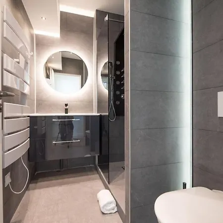 1 Bedroom Canal St Martin Eurostar شقة باريس