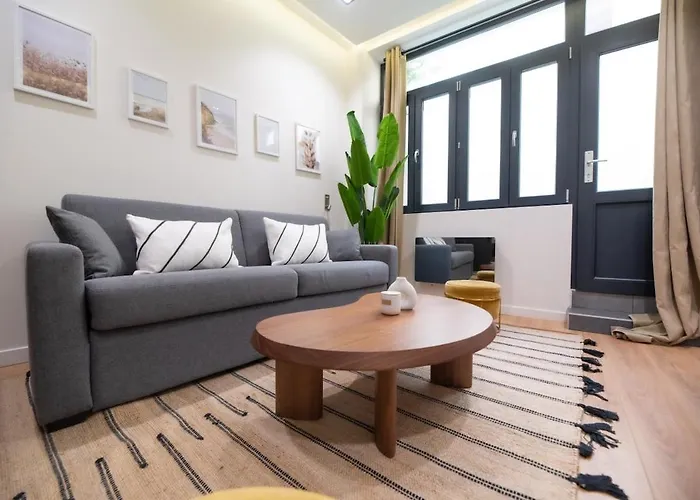 1 Bedroom Canal St Martin Eurostar Апартаменты *