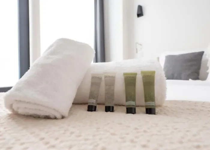 1 Bedroom Canal St Martin Eurostar Париж