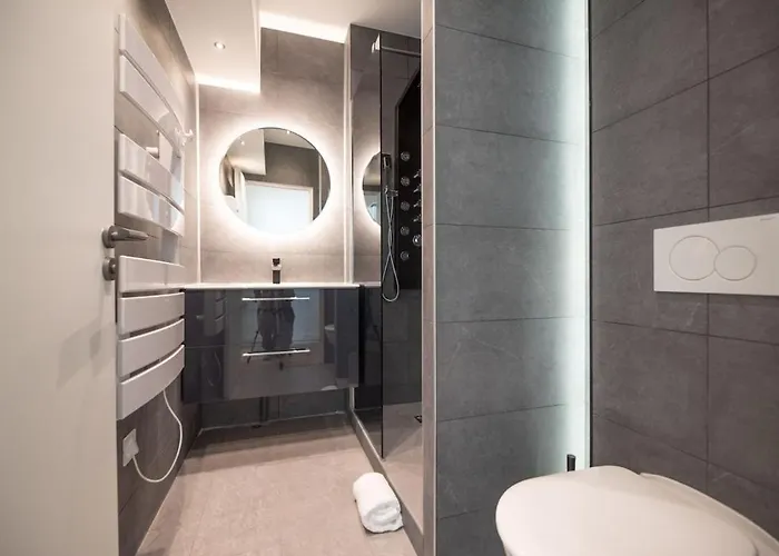 1 Bedroom Canal St Martin Eurostar Апартаменты Париж